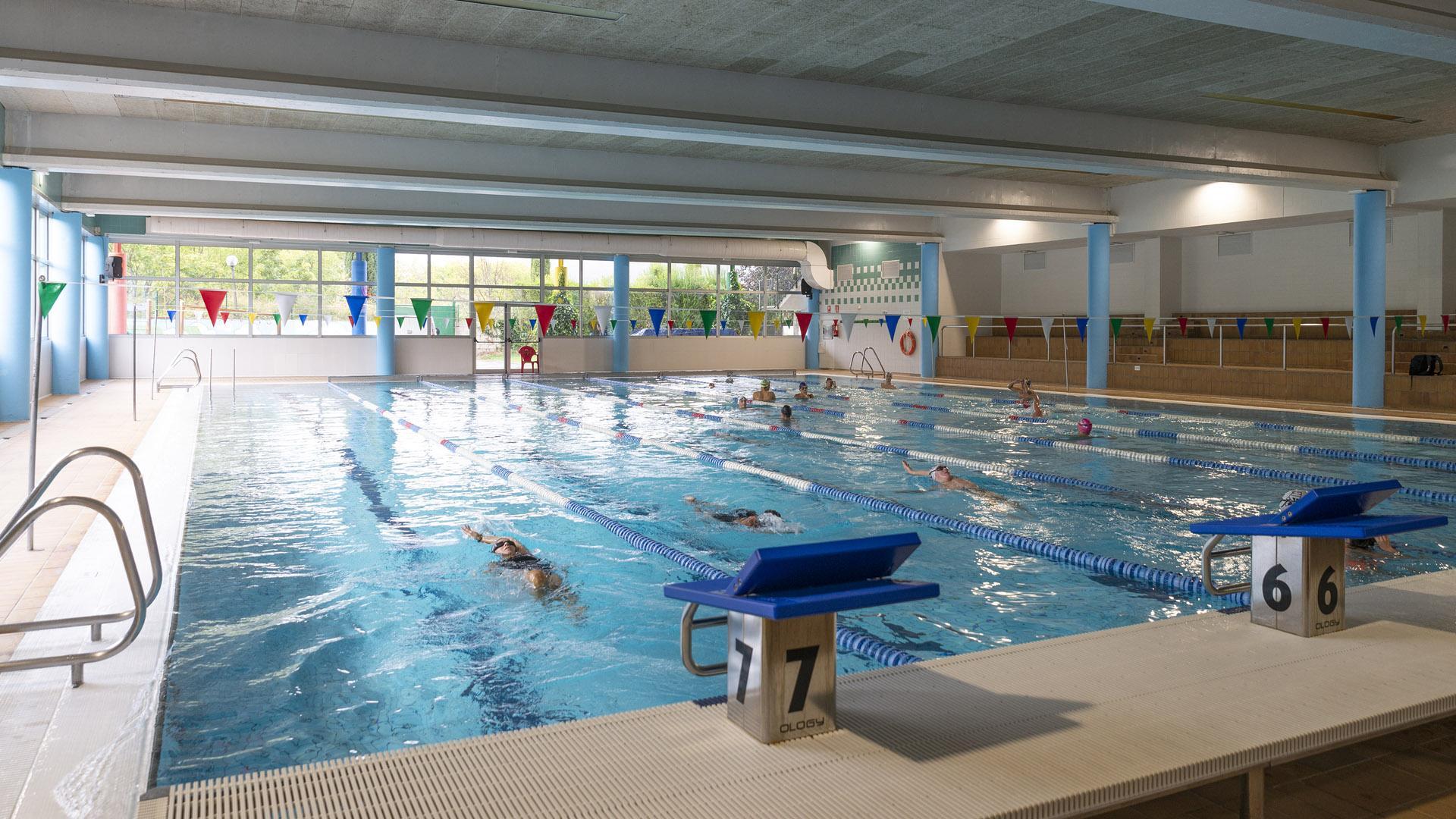 Una imagen tomada esta semana en la piscina cubierta de Anaitasuna. En este club no se exige reserva previa de calles