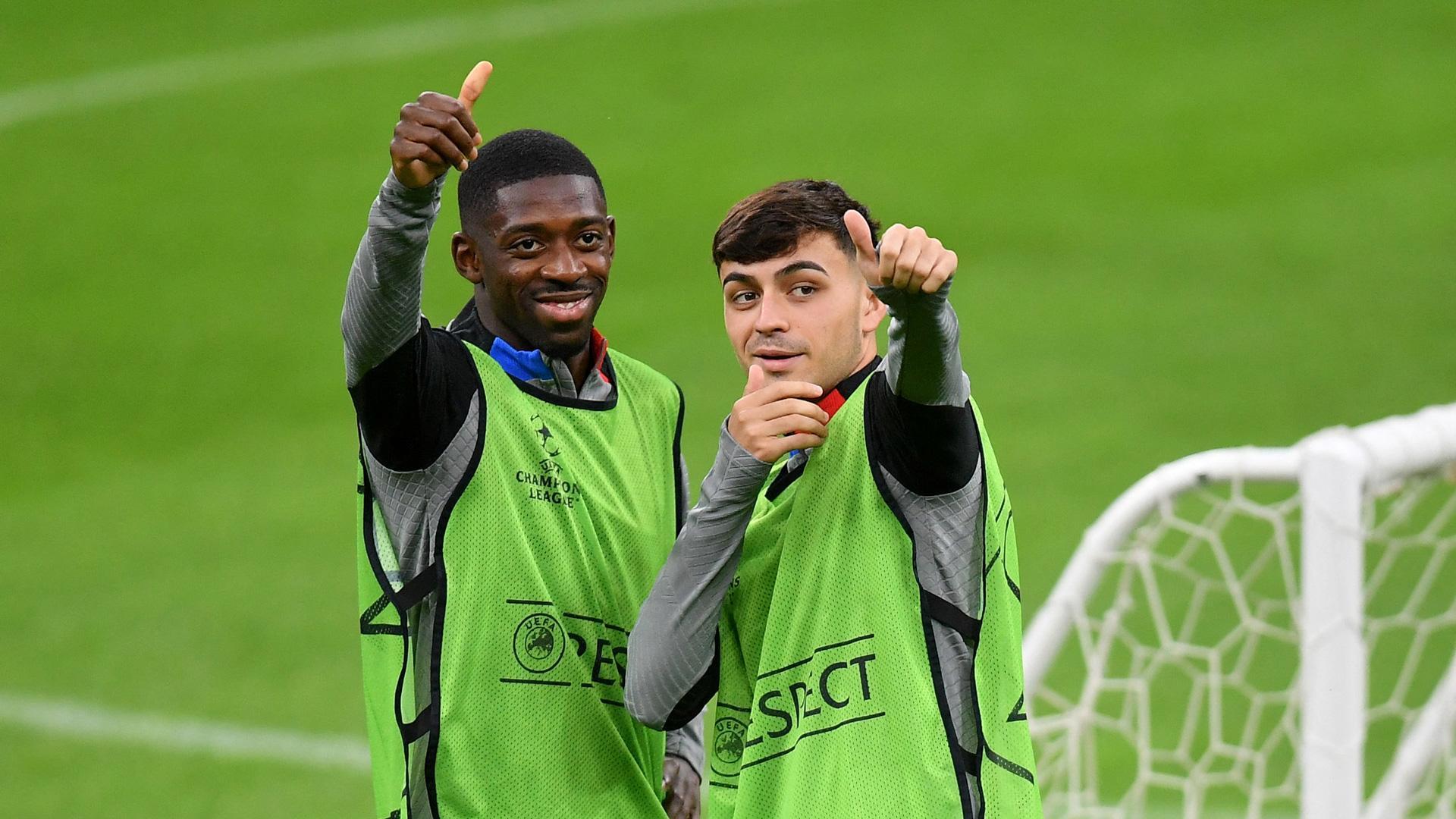 Dembelé y Pedri durante el entrenamiento previo al duelo contra el Inter
