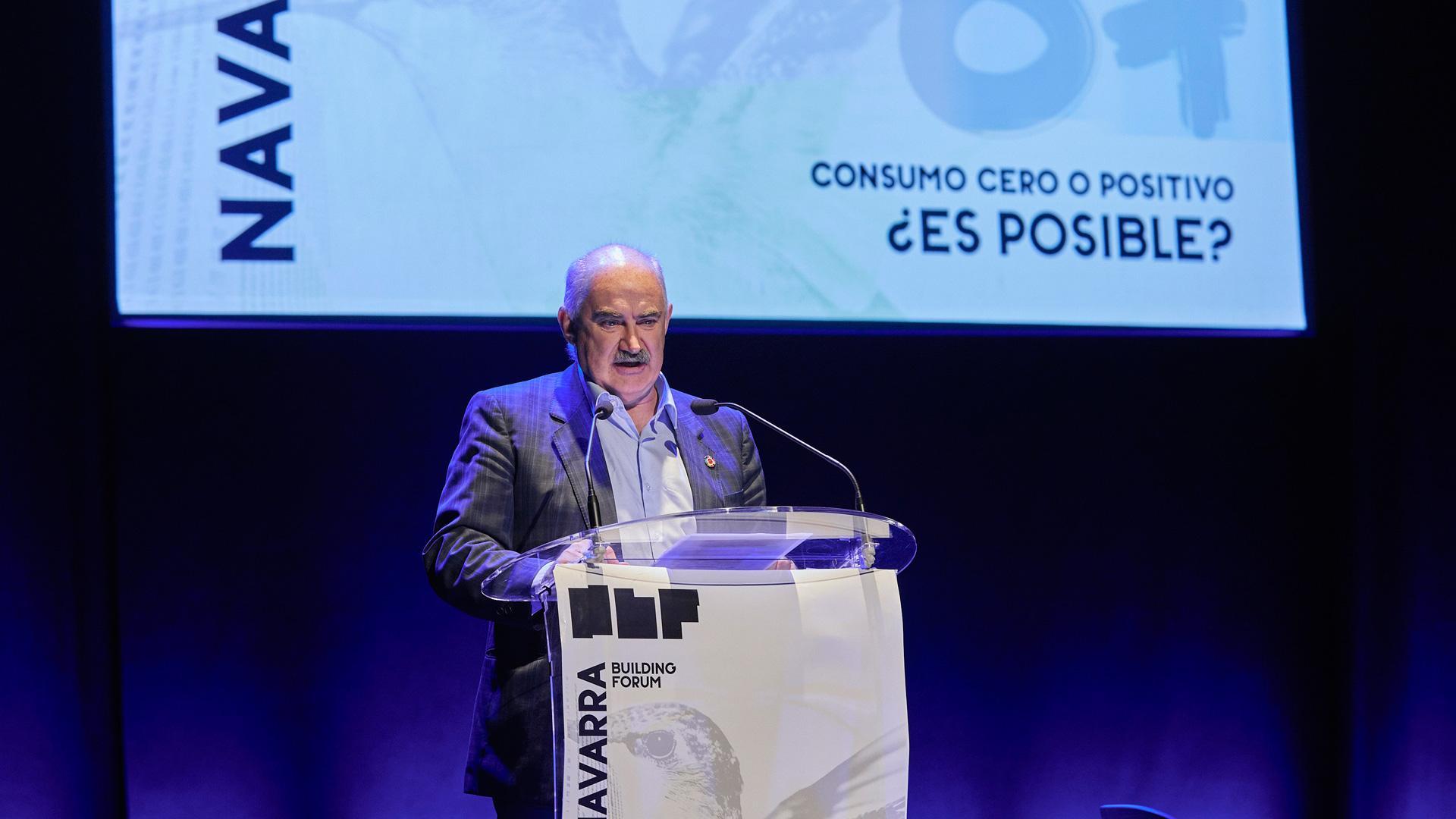 El consejero de Vivienda del Gobierno de Navarra, José María Aierdi, durante su intervención en el Navarra Building Forum