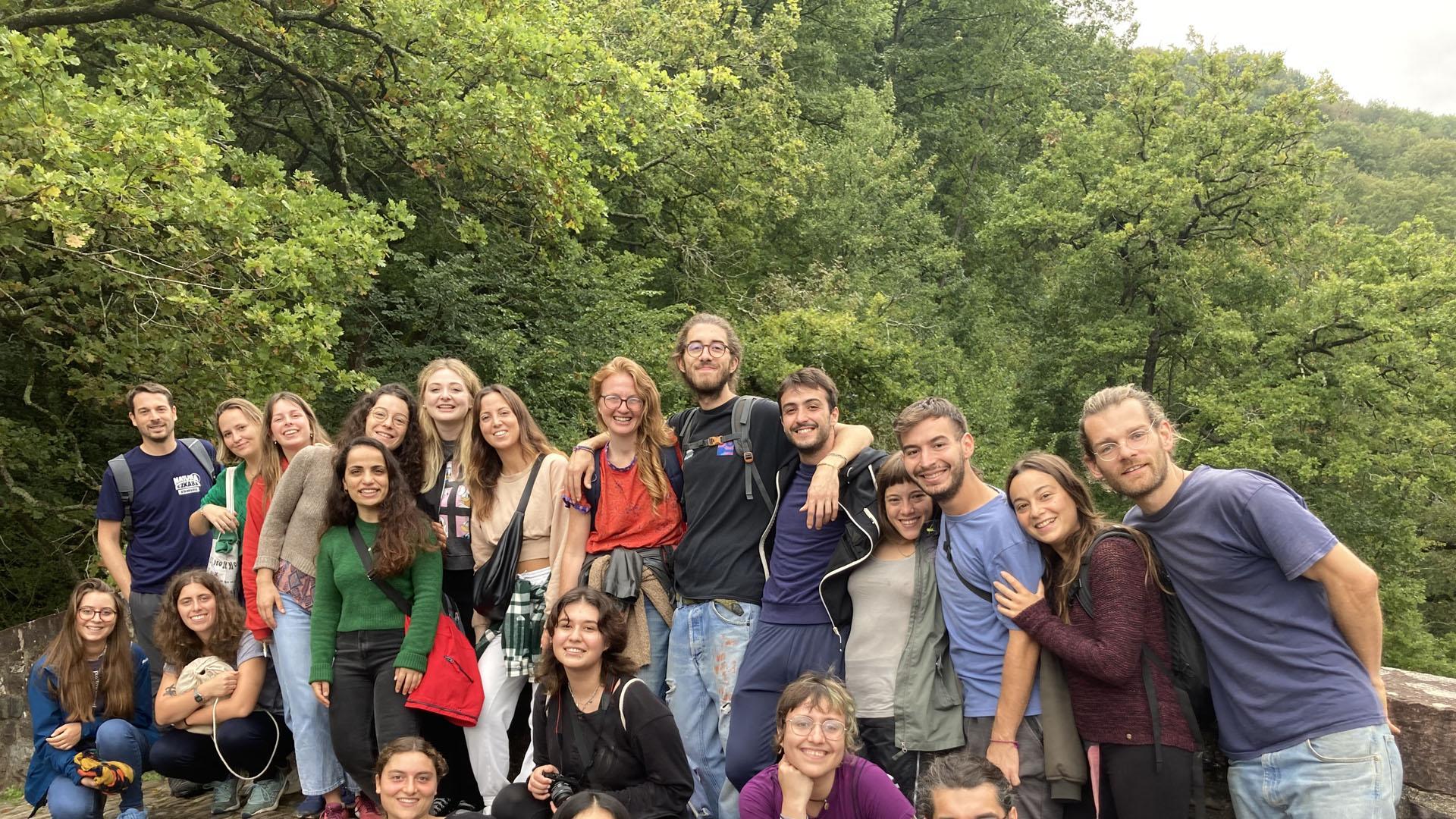 Foto de familia de los participantes en el encuentro en Santesteban