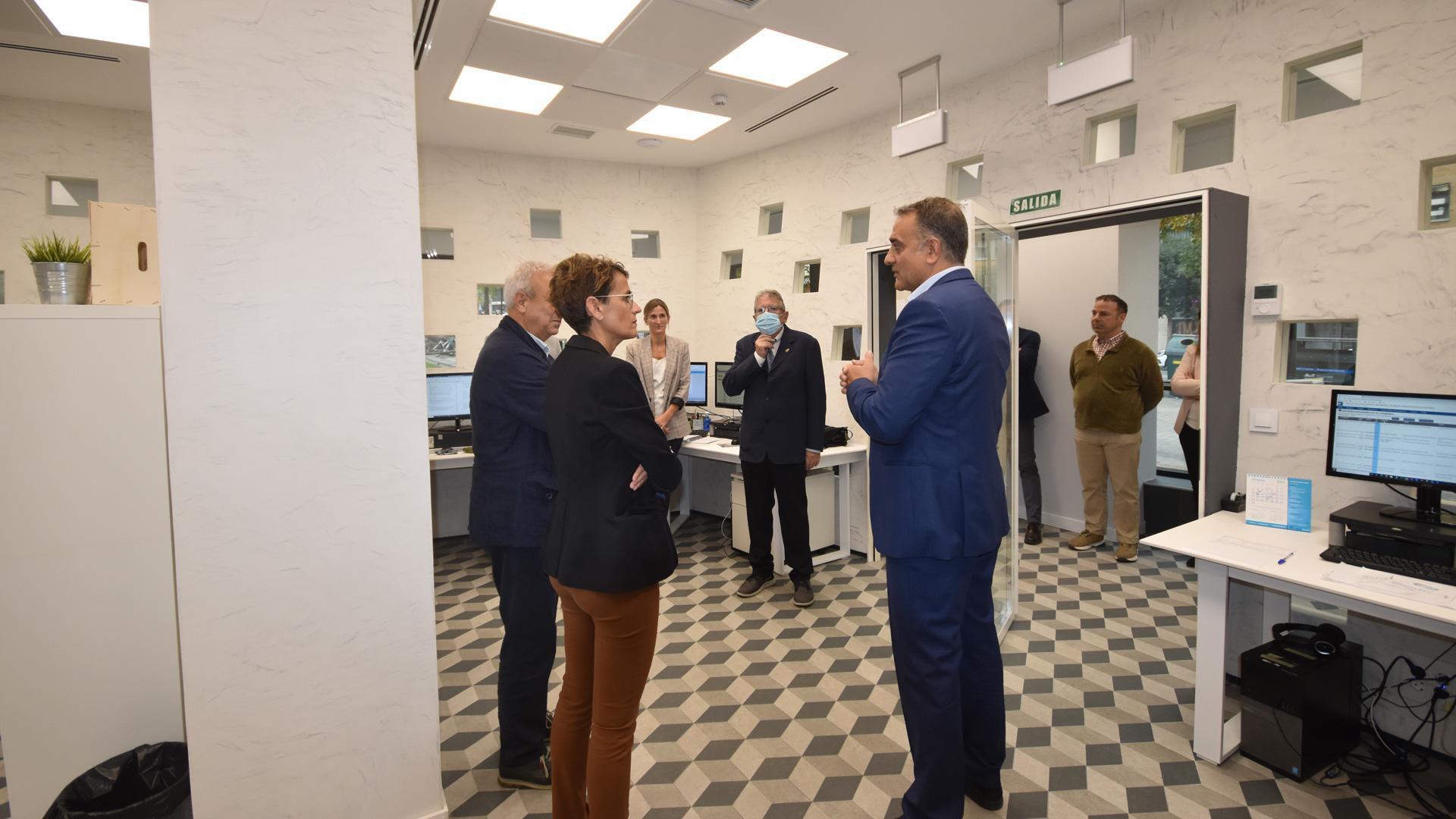 La presidenta del Gobierno de Navarra visita las nuevas sedes de CITI Navarra y ANAIT