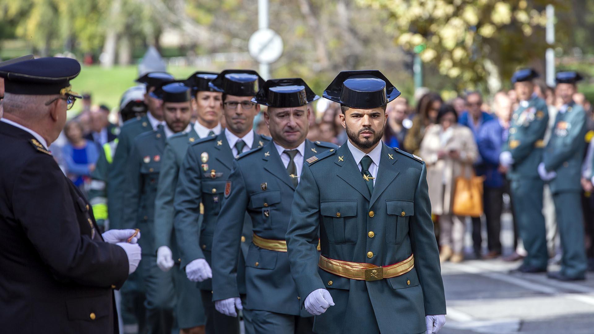 Fotos del desfile de la Guardia Civil en el día de su patrona en Pamplona.