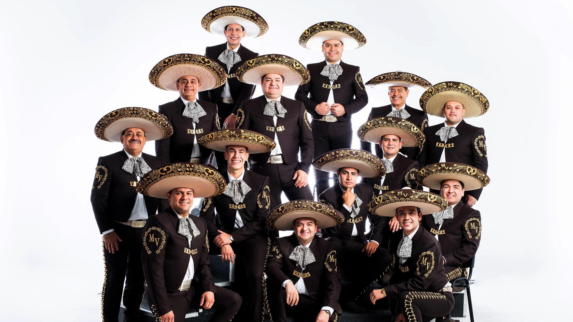 Los catorce integrantes del Mariachi Vargas que este sábado estarán en Baluarte ofreciendo dos funciones