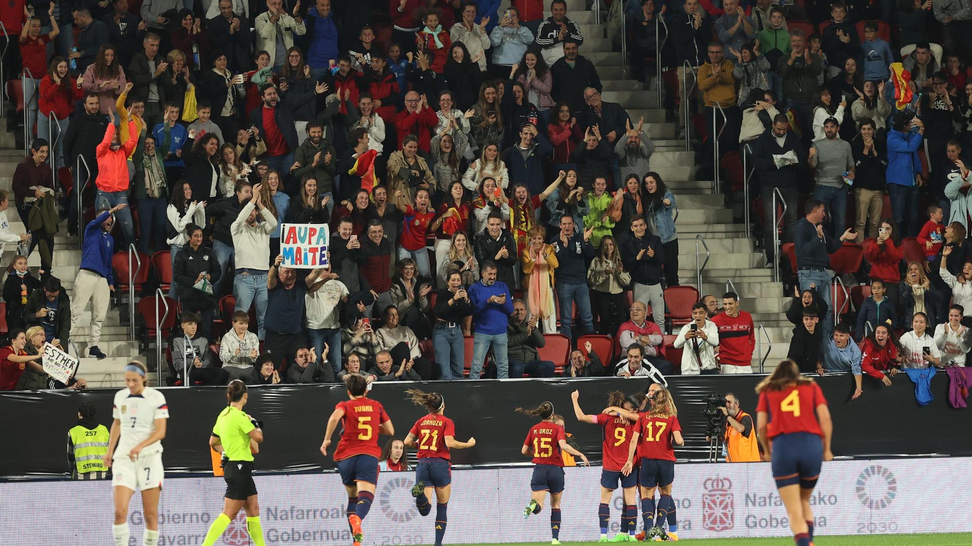 Las jugadoras celebran el 2-0