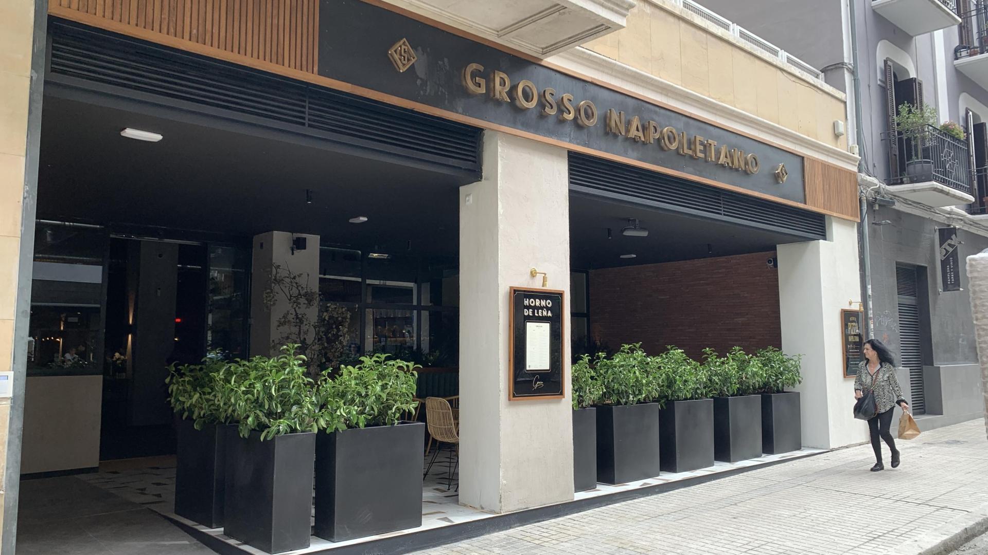 La pizzería Grosso Napoletano, en la calle Amaya 5, posee también una terraza a resguardo