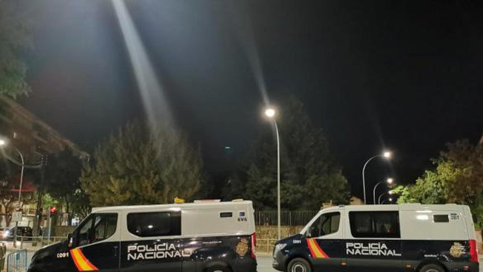 Dos vehículos de la Policía Nacional, en una imagen de archivo