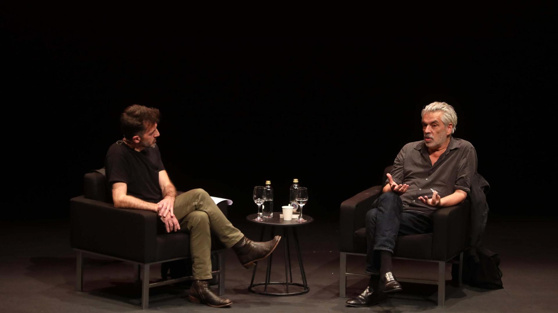 Carlos Muguiro (izquierda) y Pedro Costa, este viernes, durante su diálogo en el Baluarte