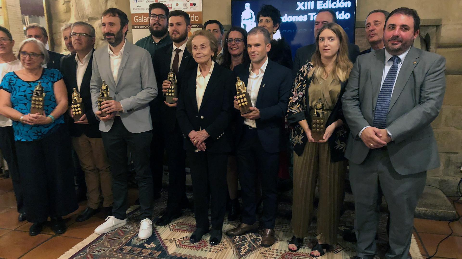 Autoridades, junto a los periodistas reconocidos con los Premios Teobaldo 2022