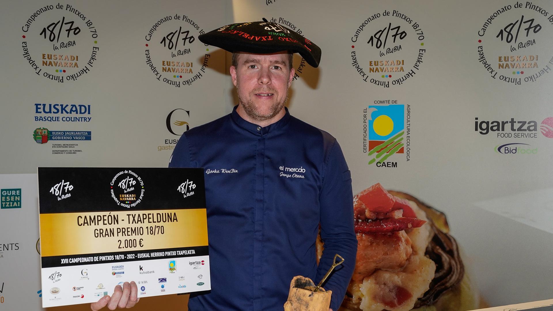Jorge Otxoa de El Merca'o de Pamplona se ha proclamado campeón del XVII Campeonato de Pintxos 18/70 Euskadi Navarra