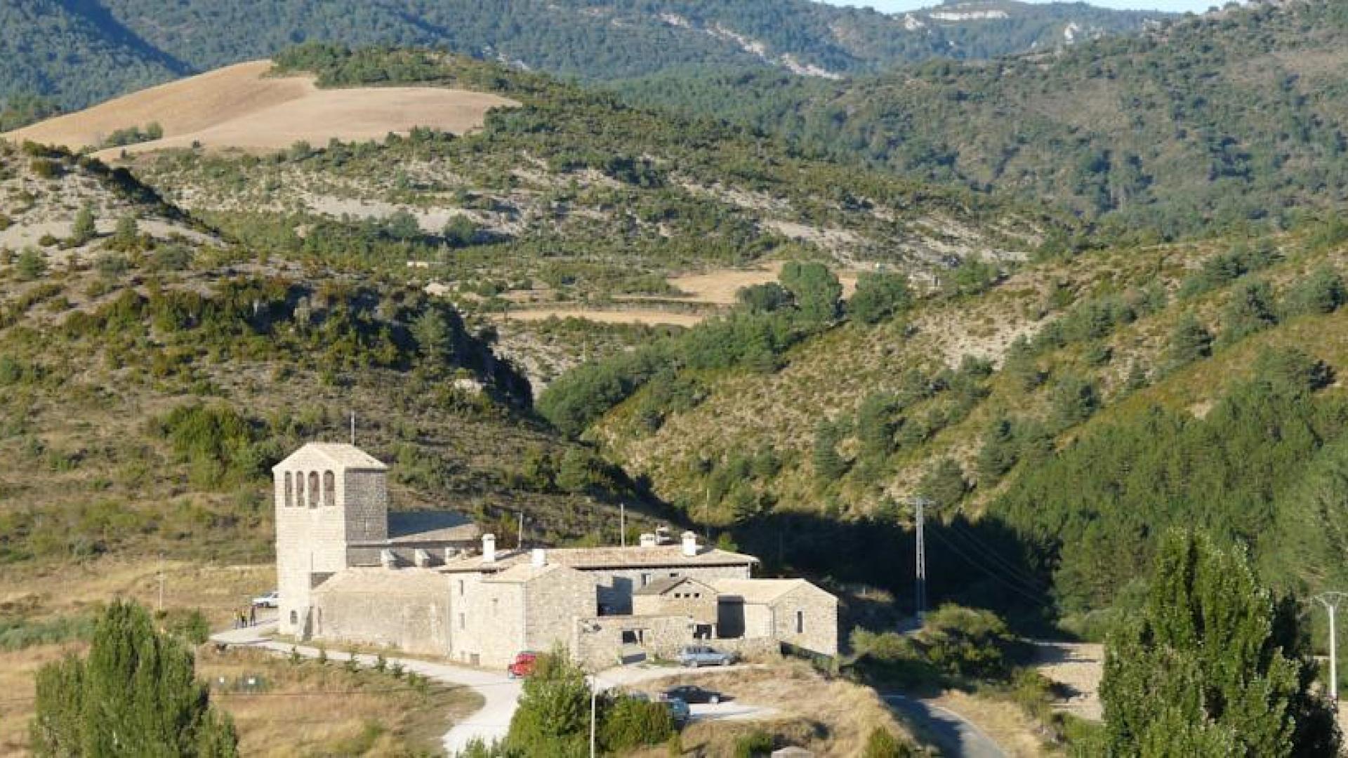 Vista general del Monasterio de Santa Fe de Epároz, en el valle de Urraúl Alto