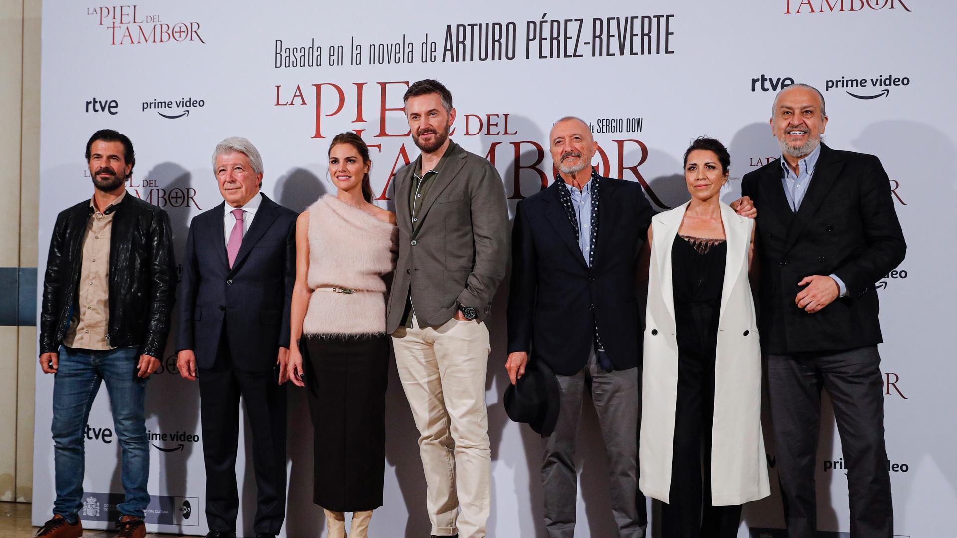 Los actores Amaia Salamanca, Alicia Borrachero y Richard Armitage, durante la presentación de la película 'La piel del tambor, adaptación cinematográfica de la novela de Arturo Pérez Reverte, dirigida por Sergio Down y producida por Enrique Cerezo