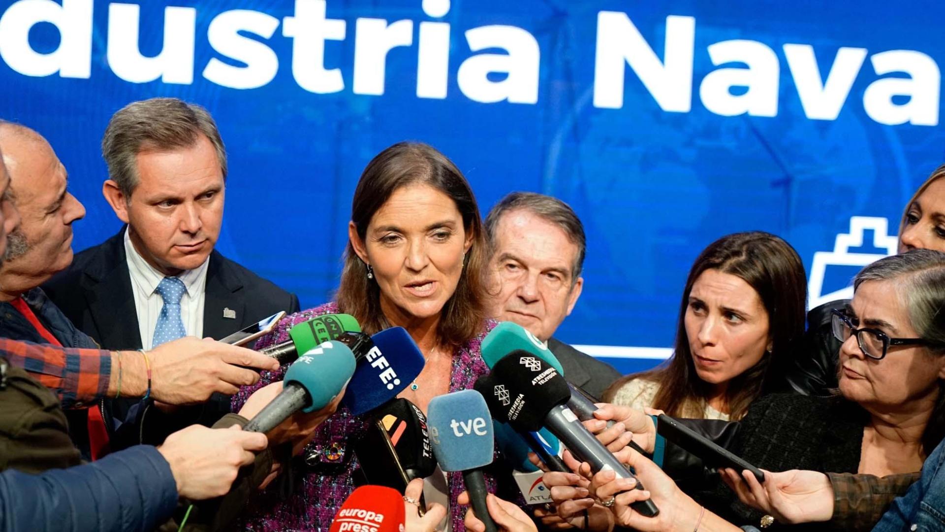La ministra de Industria, Comercio y Turismo, Reyes Maroto, ofrece declaraciones a los medios de comunicación tras presentar el Proyecto Estratégico para la Recuperación y Transformación Económica del sector Naval (Perte) del Naval