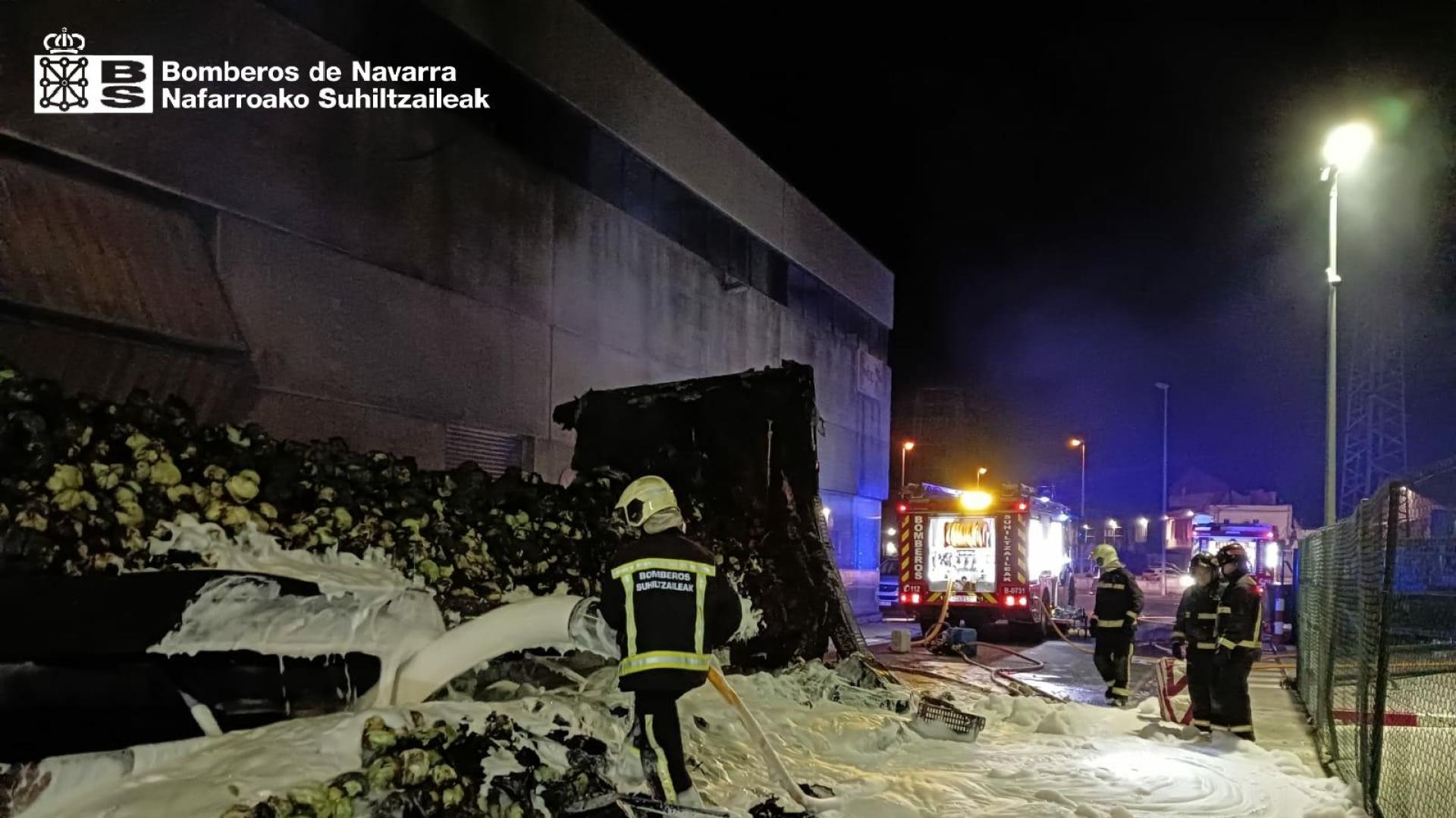 Imagen del camión que ha ardido esta noche en Bera