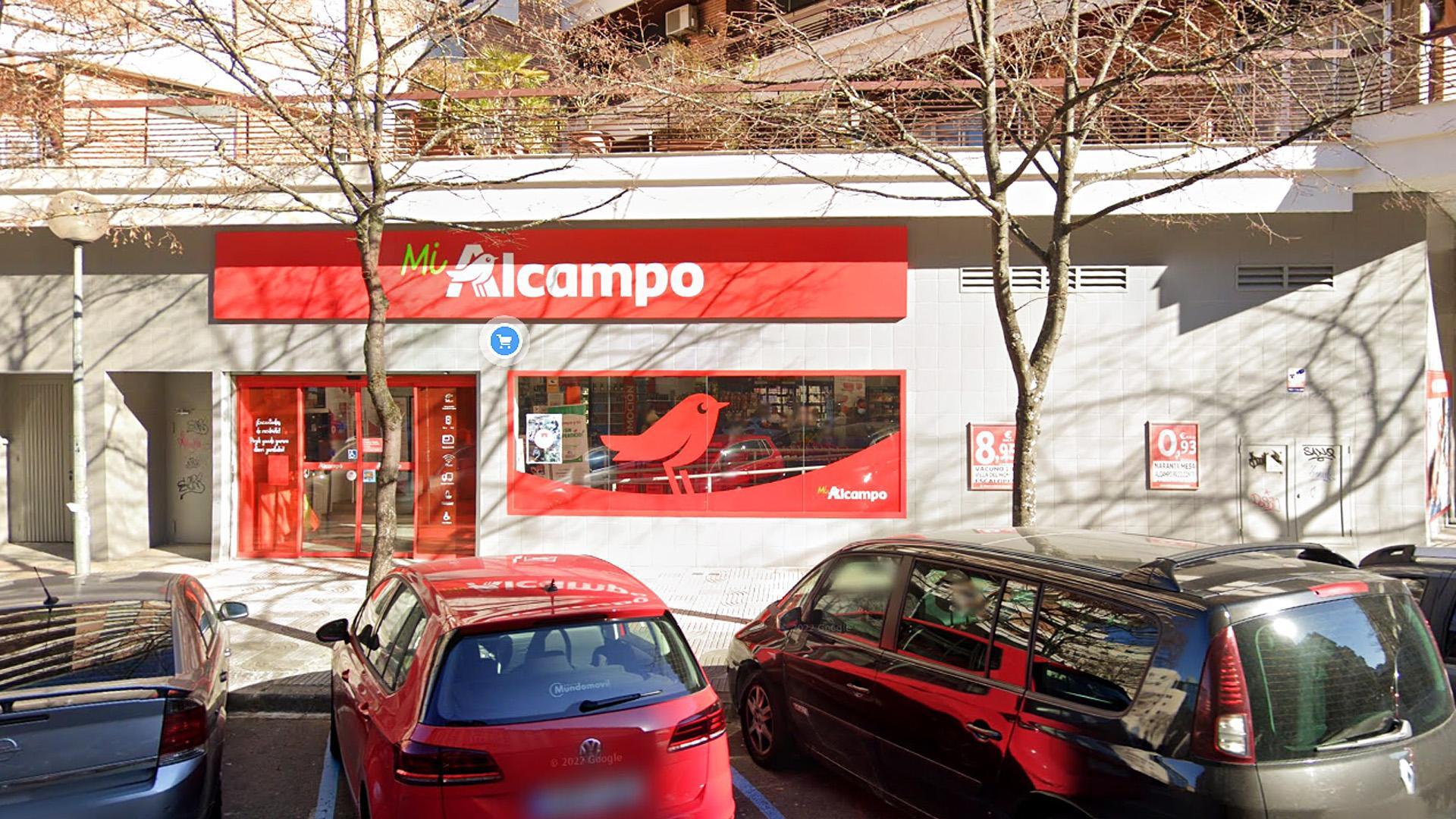 Fachada de un Alcampo de la capital navarra
