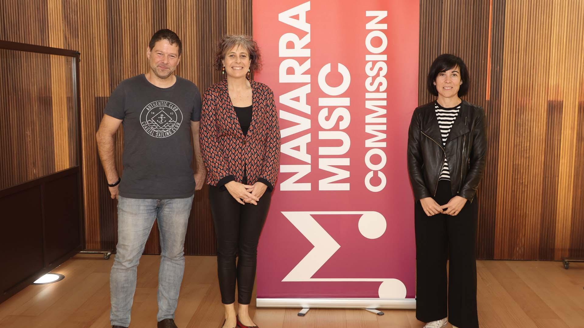 De izda a dcha: Fernando F. Garayoa, Rebeca Esnaola y Paula Noya