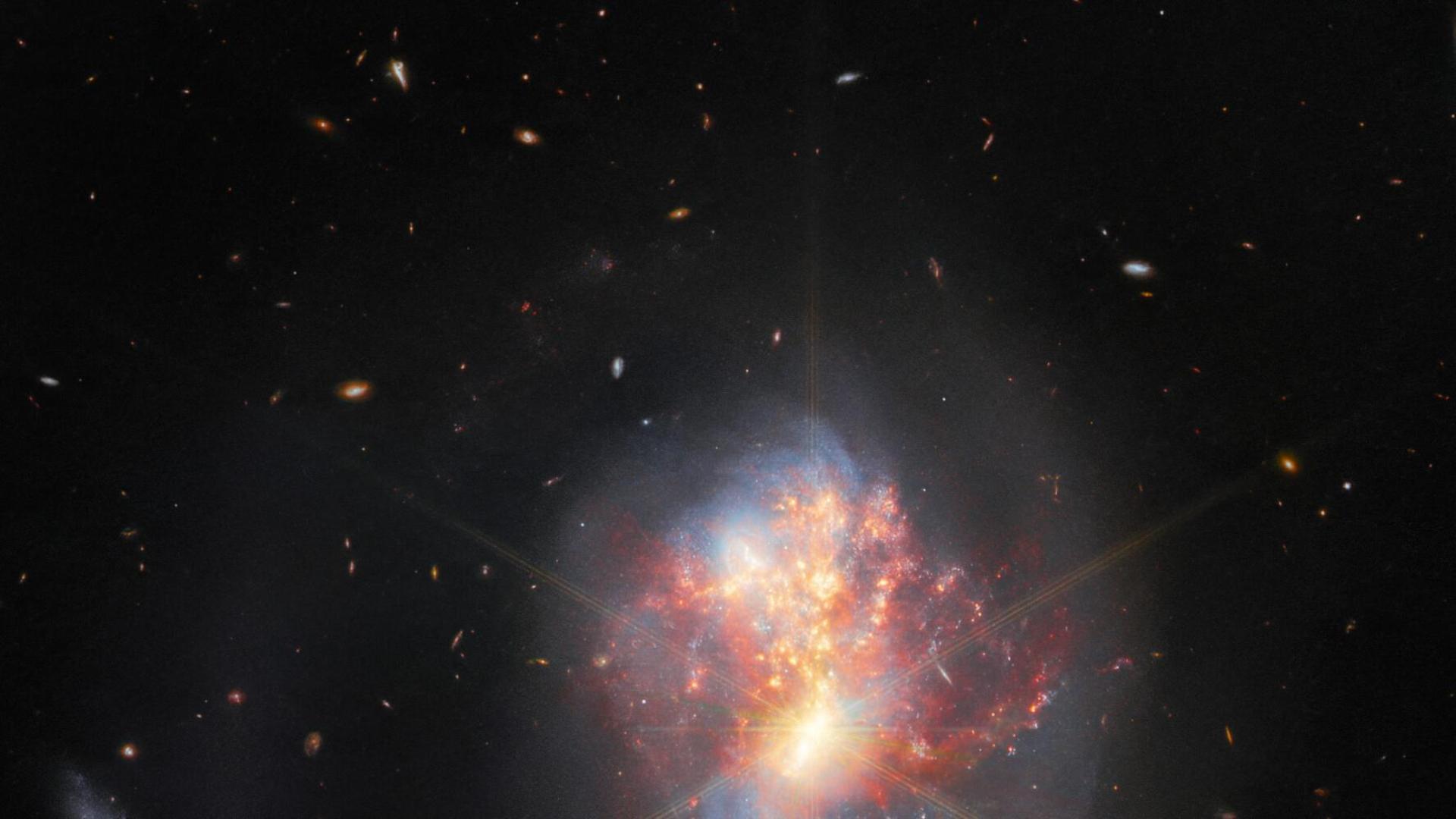 El telescopio James Webb ha vuelto a mostrar una imagen del universo, esta vez de IC 1623, un par de galaxias entrelazadas que interactúan