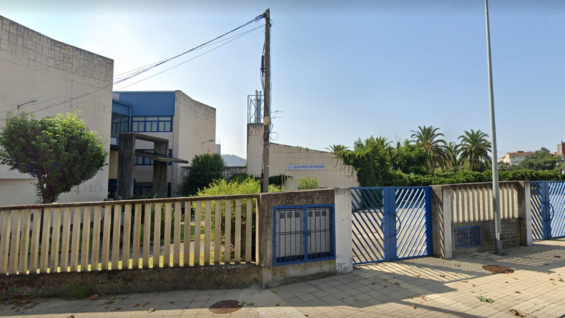 Exterior del instituto Julio Prieto Nespereira
