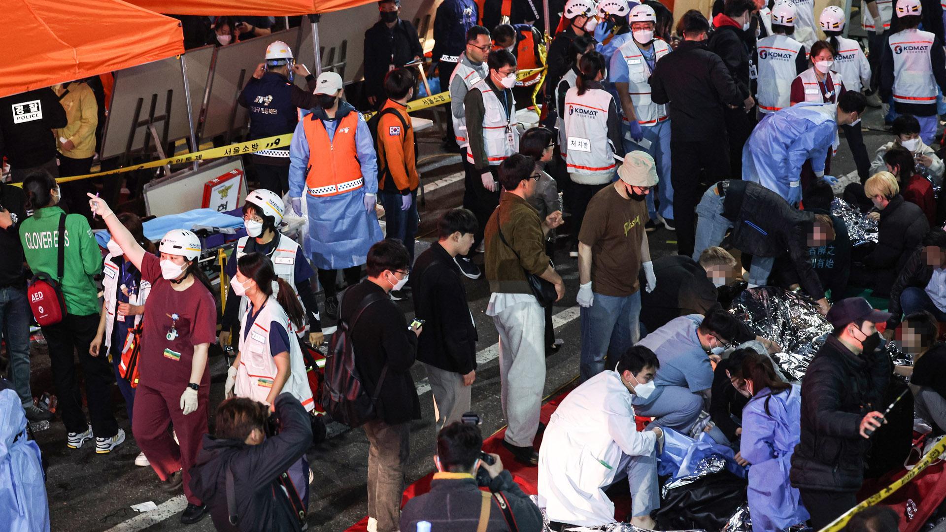Más de un centenar de heridos en Itaewon en una estampida durante una celebración de Halloween
