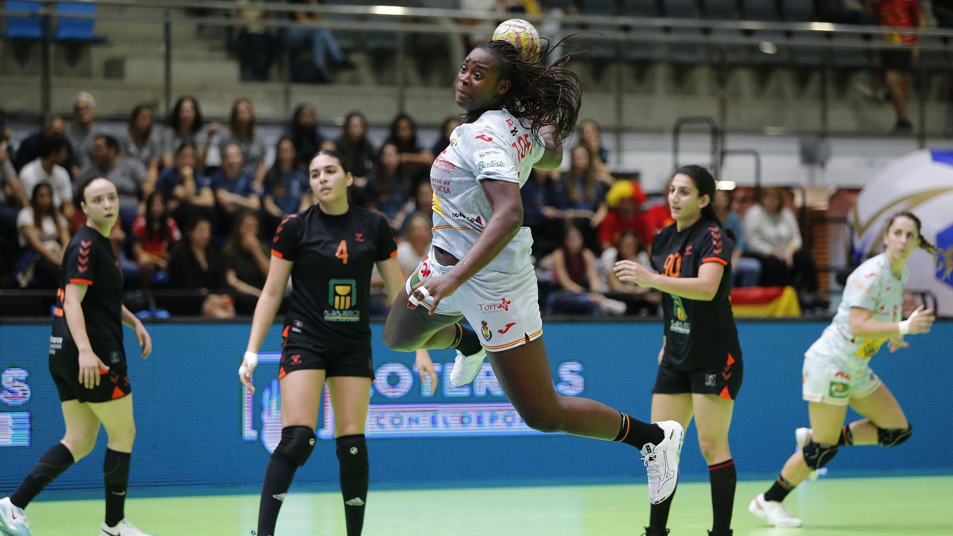 La selección española femenina de balonmano venció (34-23) este sábado a Egipto