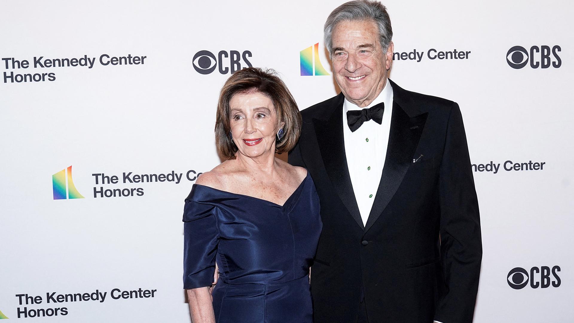 Nancy Pelosi junto a su marido, Paul Pelosi en una imagen de noviembre de 2019