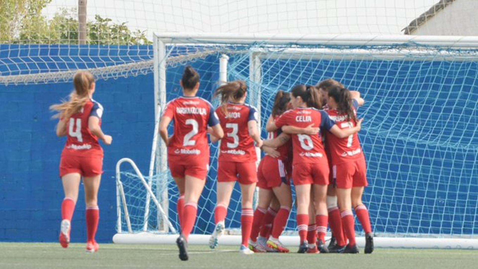 Las jugadoras rojillas celebran uno de los tantos