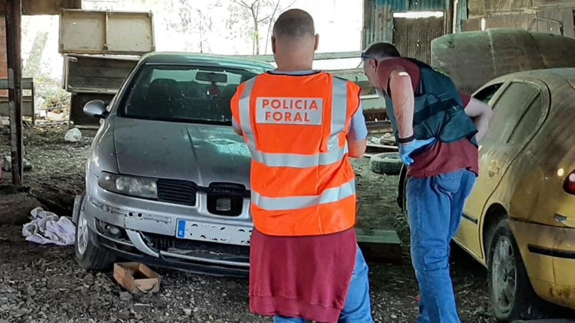 Momento de la inspección ocular del vehículo en Ejea de los Caballeros