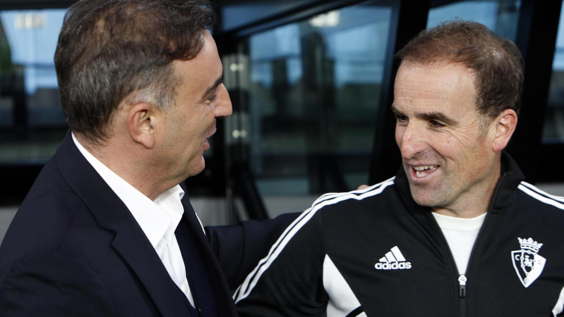 Jagoba Arrasate saluda a Carlos Carvalhal