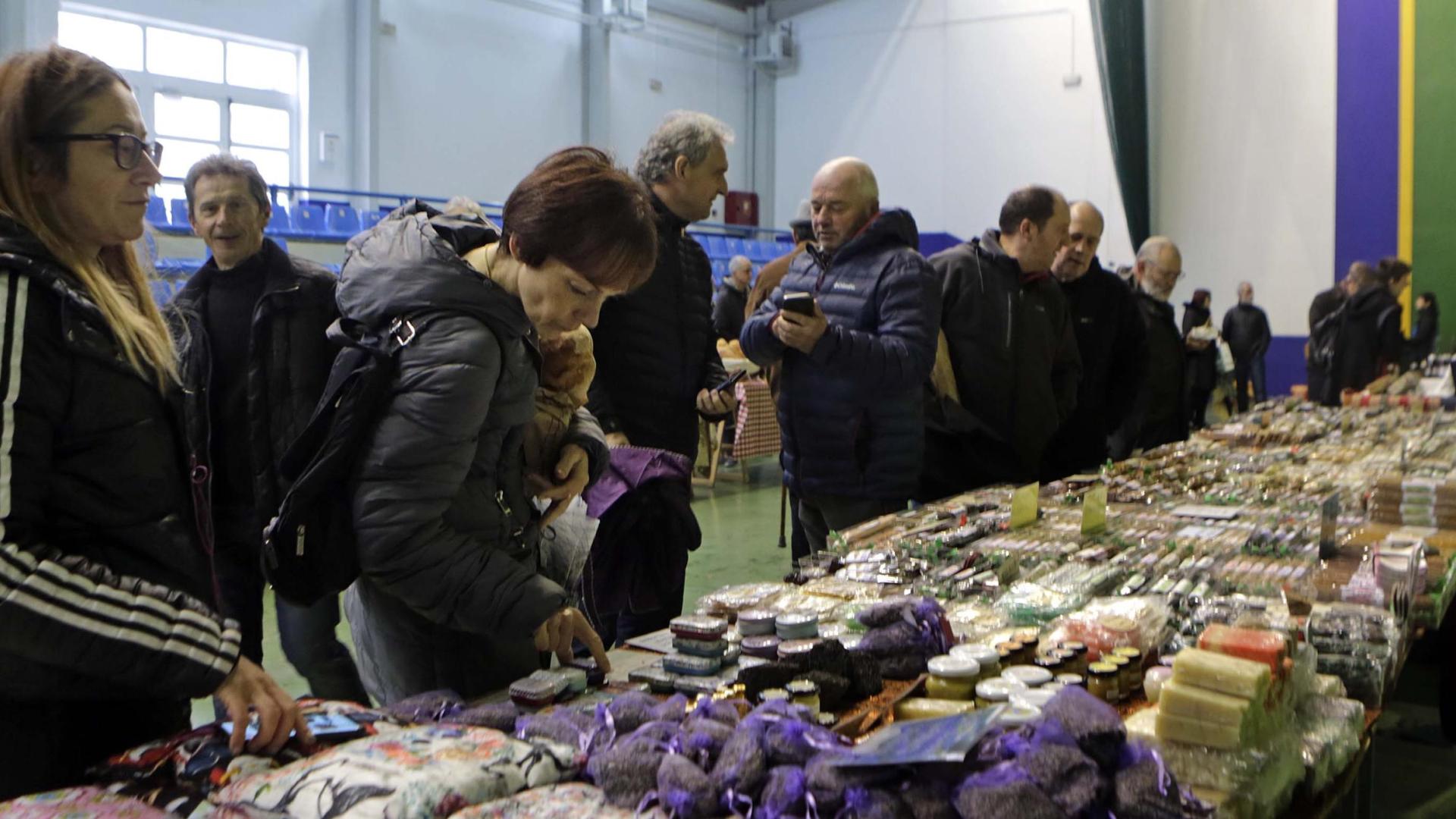 Detalle de la feria de artesanía celebrada hace tres años en Irurtzun