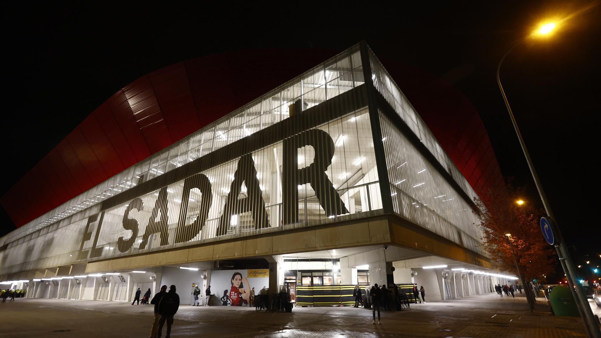 Exteriores de El Sadar, horas antes del inicio del choque