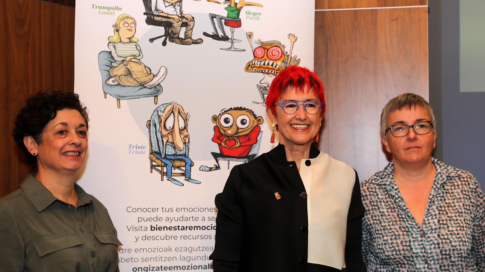La consejera de Salud, Santos Induráin,  la directora gerente del ISPLN, Marian Nuin, y la gerente de Atención Primaria, Yolanda Martínez, durante la rueda de prensa