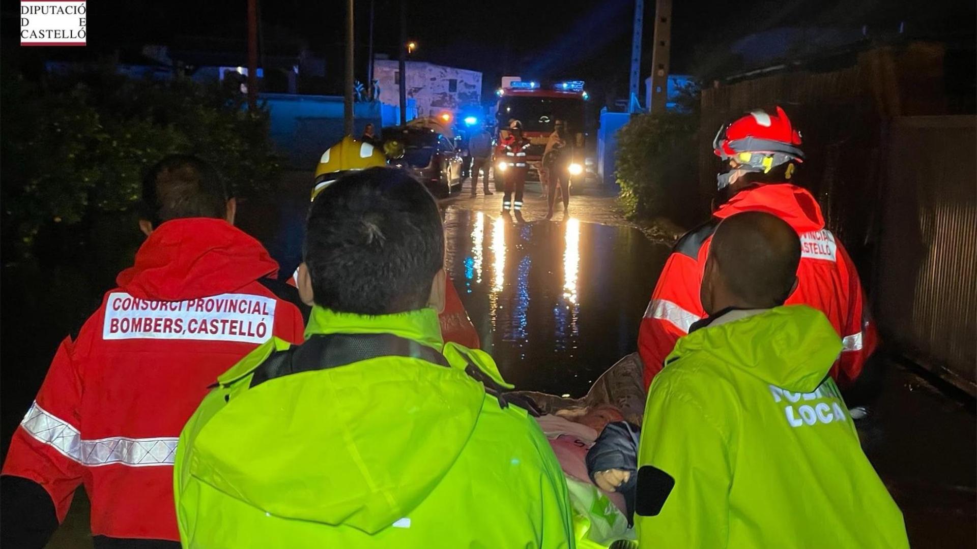 Bomberos del Consorci Provincial de Castellón, en un servicio por las últimas lluvias