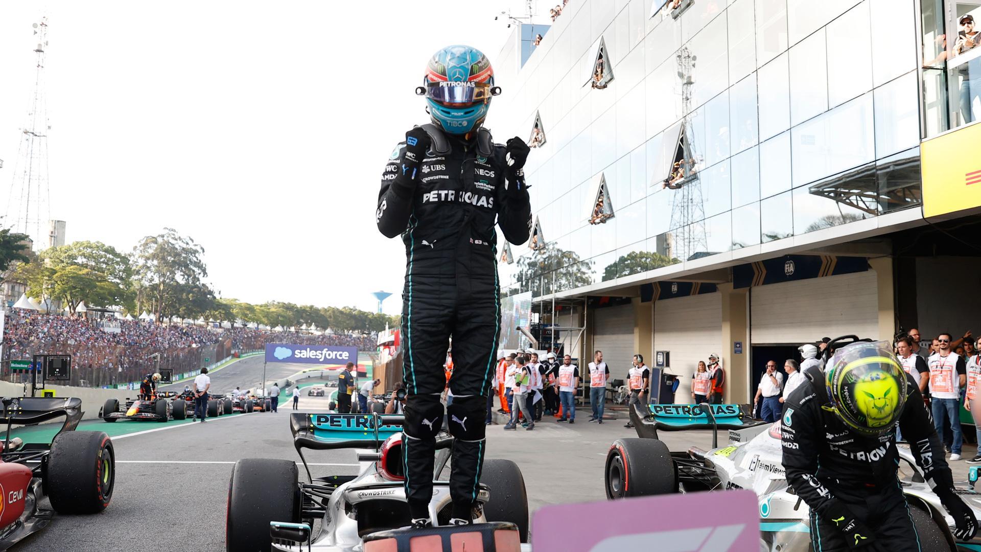El británico George Russell, de Mercedes, celebra la victoria