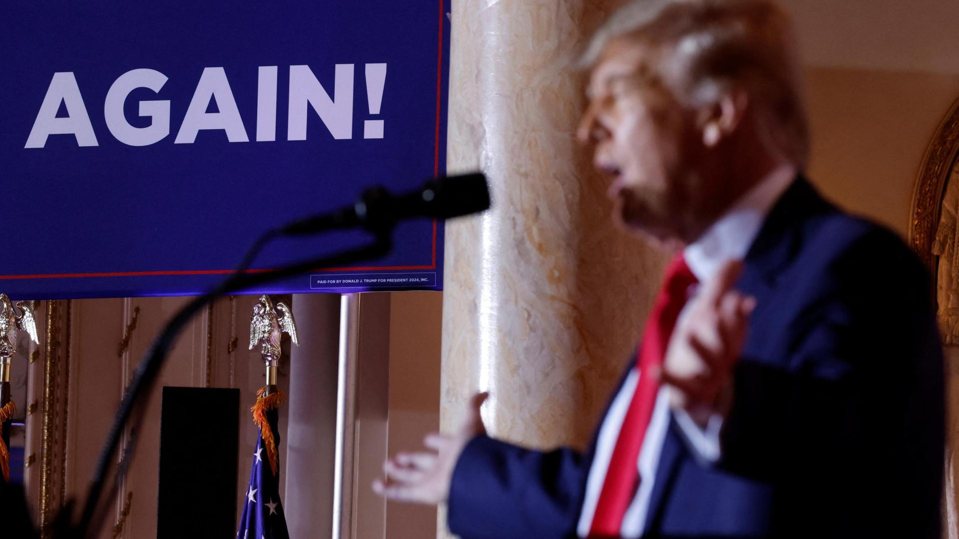 Donald Trump, durante su anuncio para presentarse de nuevo a la presidencia de Estados Unidos en su mansión de Mar-a-Lago, en Palm Beach, Florida