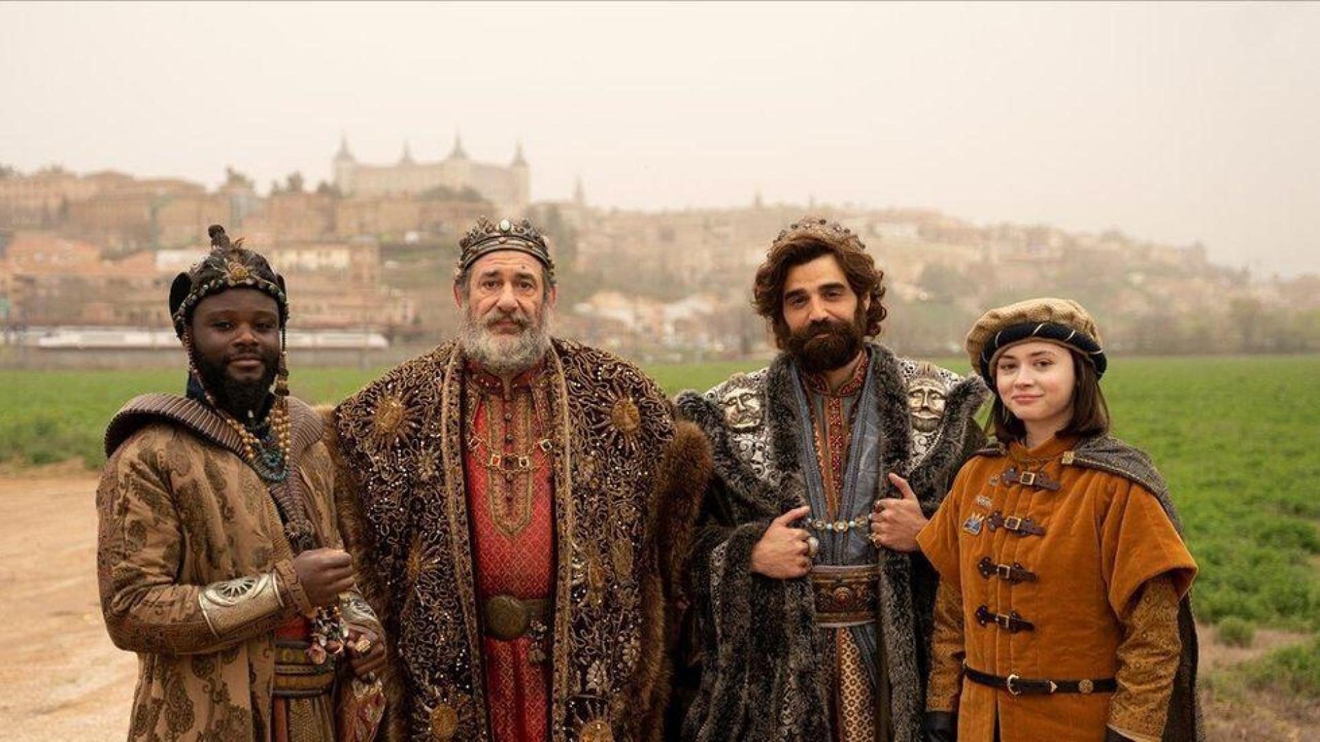 Elenco de Reyes contra Santa