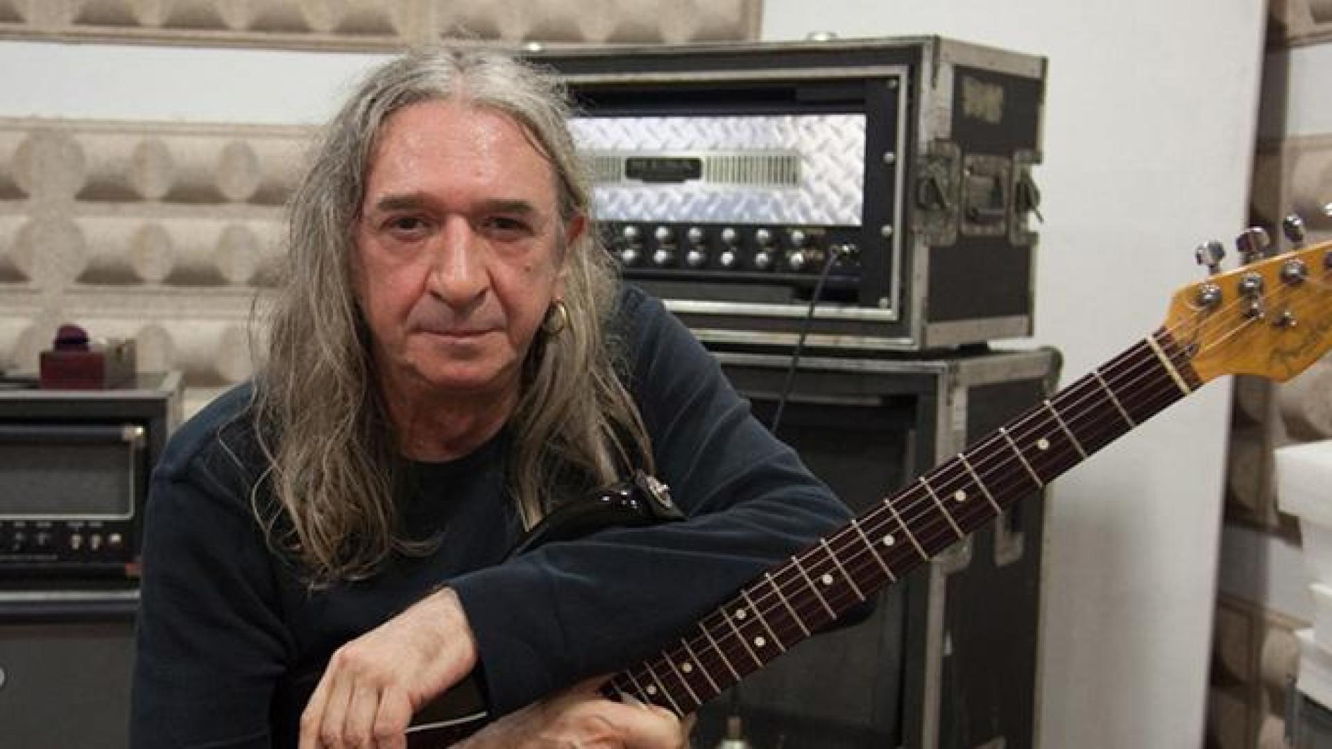El cantante Rosendo