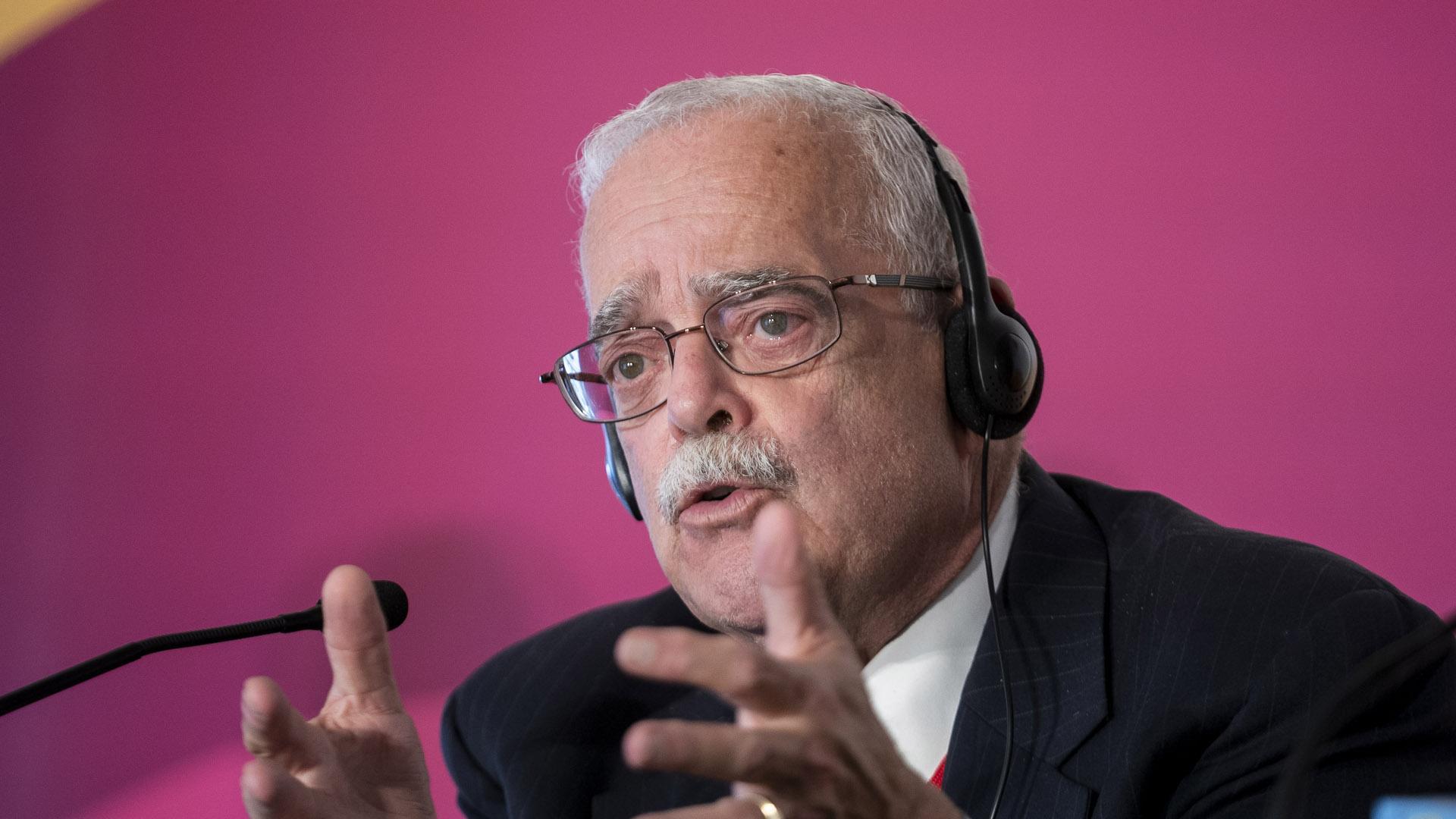 El presidente de la Asamblea Parlamentaria de la OTAN, Gerald E. Connolly