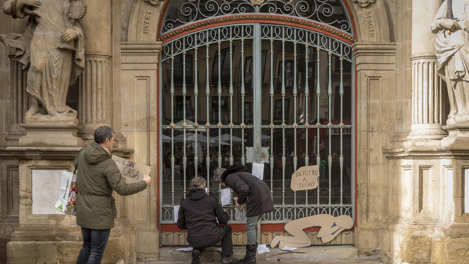 Acción para concienciar sobre la situación de las personas sin hogar en Pamplona