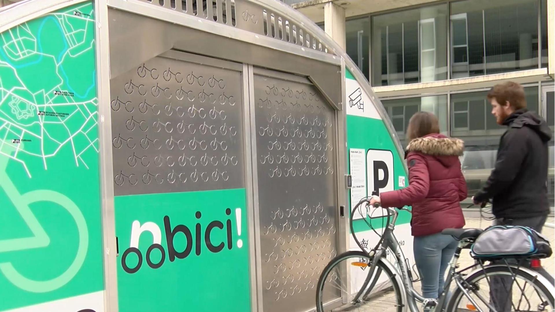 Un aparcamiento de bicicletas