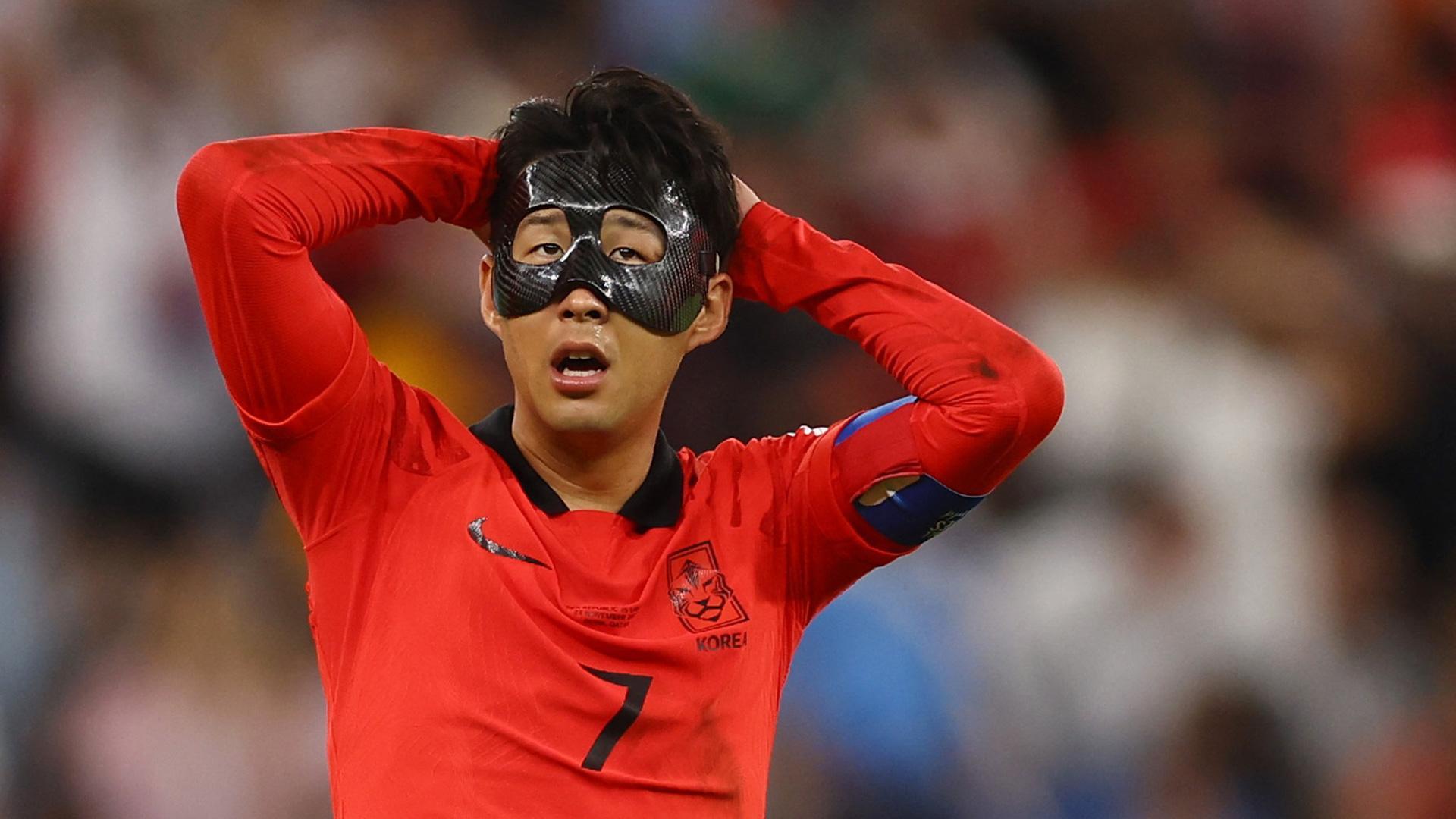 Son Heung-min contra Uruguay