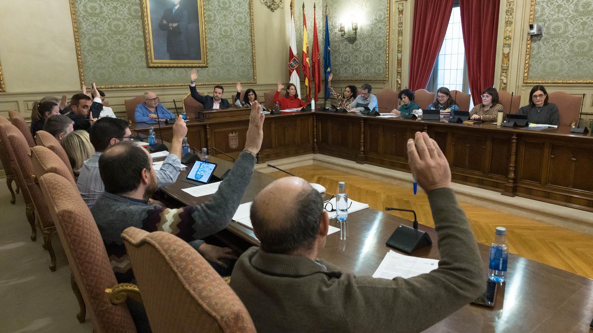 Una de las votaciones en el pleno de Tudela de ayer