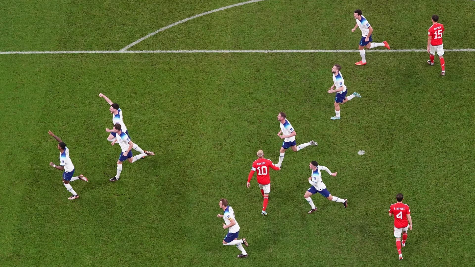 Marcus Rashford celebra su segundo tanto contra Gales