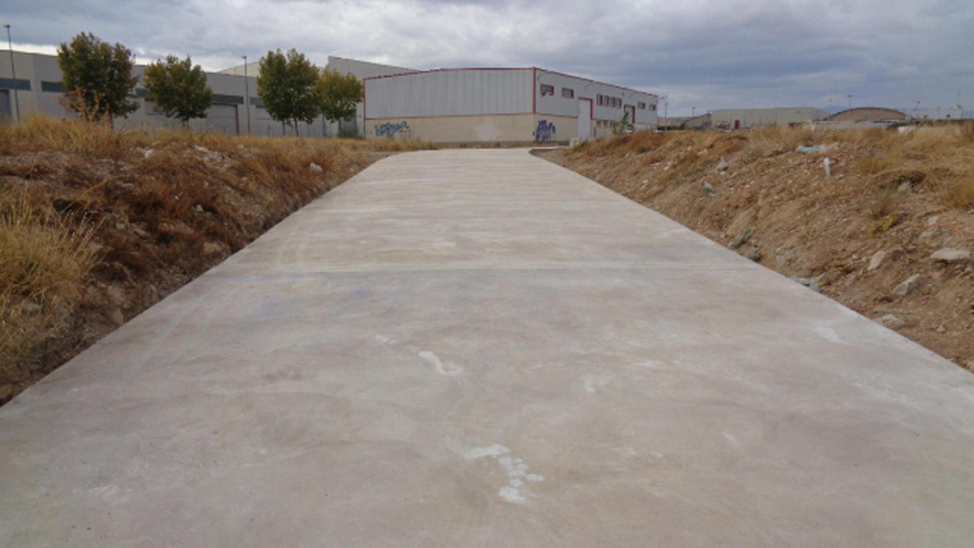 Imagen del nuevo acceso al polígono industrial Ombatillo
