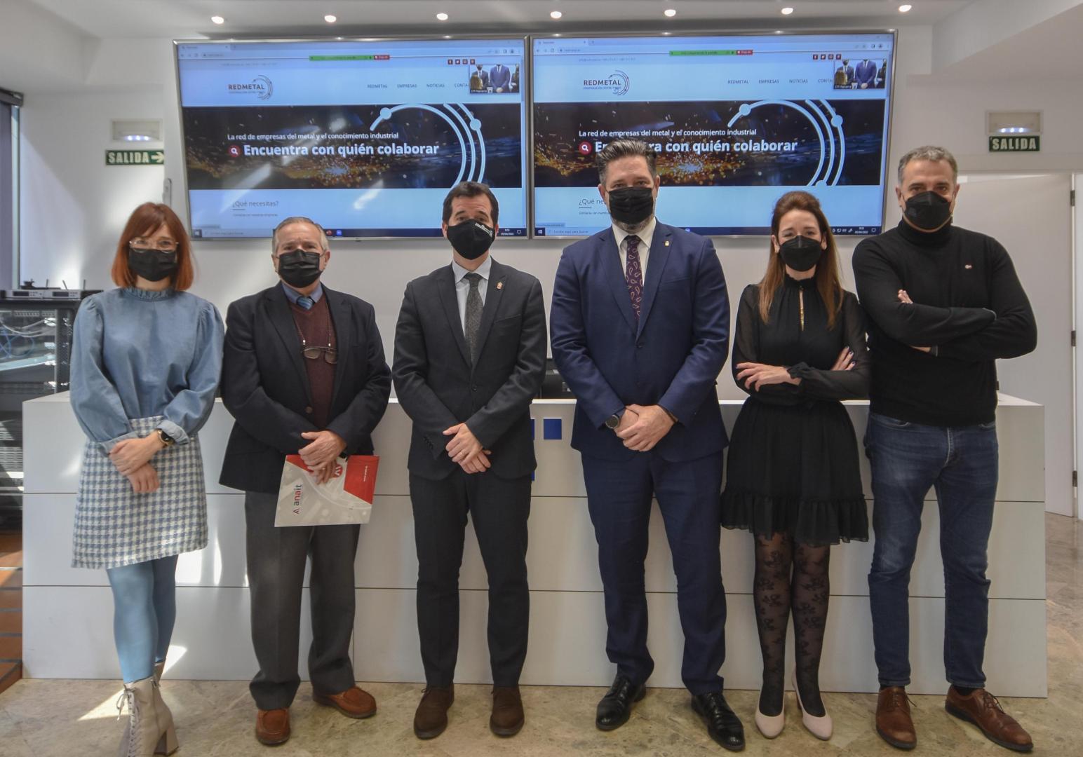 De izquierda a derecha, Patricia López (directora de Innovación y proyectos de APMEN), Juan José García (presidente de ANAIT), Mikel Irujo (consejero de Desarrollo Económico y Empresarial de Gobierno de Navarra), Juan Erro (presidente de APMEN), Nerea Corera (Responsable de proyectos de ANAIT) y Antonio Rodríguez (gerente de CITI Navarra y ANAIT)