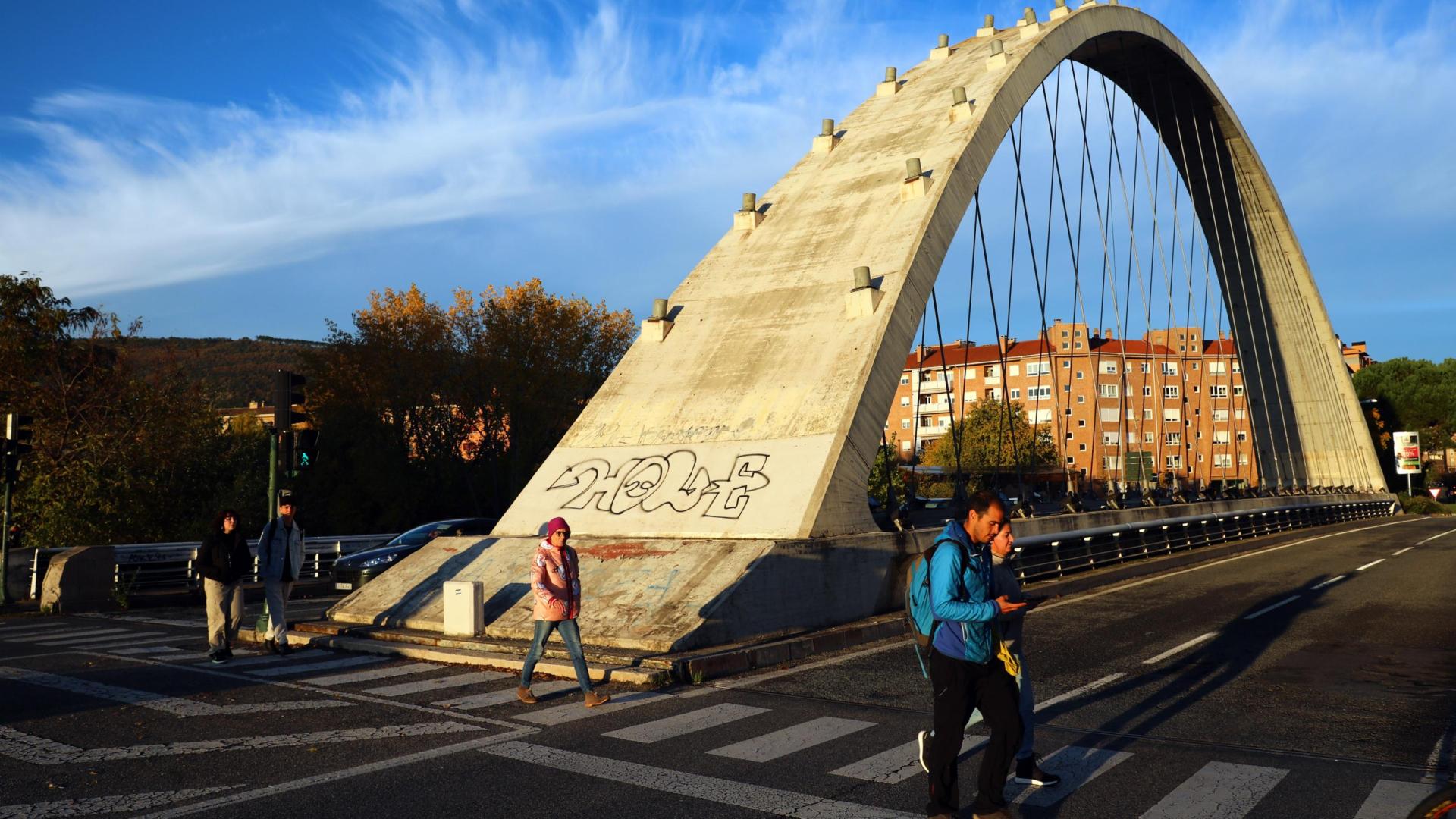 *A: JOSE CARLOS CORDOVILLA 
*F: 30-11-2022
*P: 
*L: PAMPLONA 
*T: PUENTE DE LAS OBLATAS