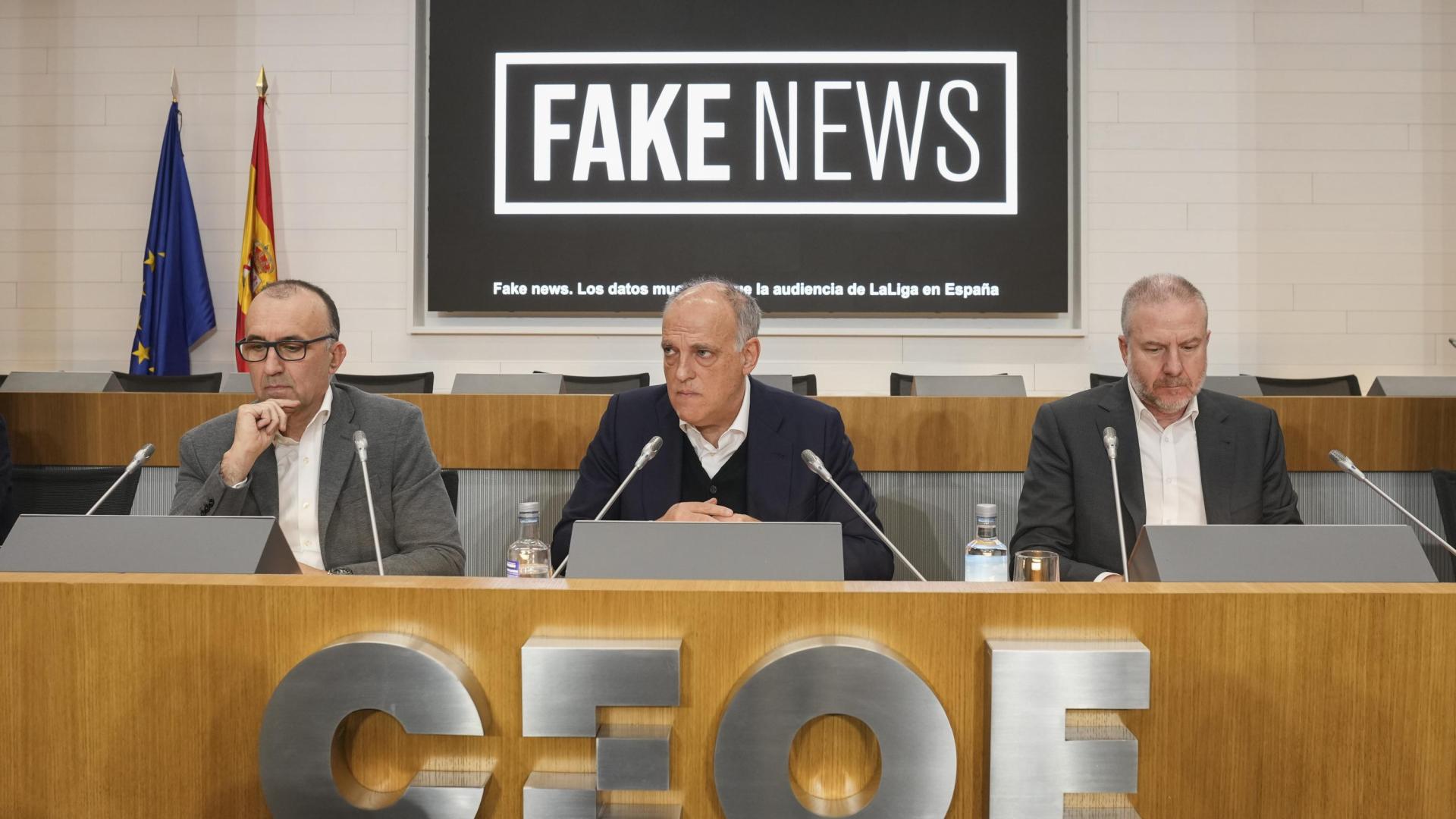 Javier Tebas, en el centro