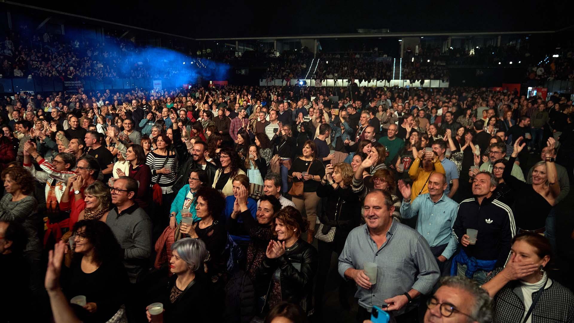Fotos del concierto 'Yo fui a EGB' en el Navarra Arena.