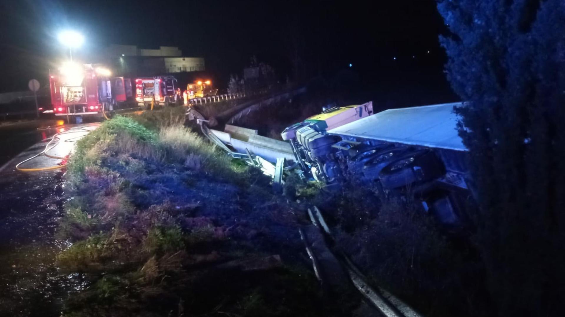 El camionero sufrió una salida de vía