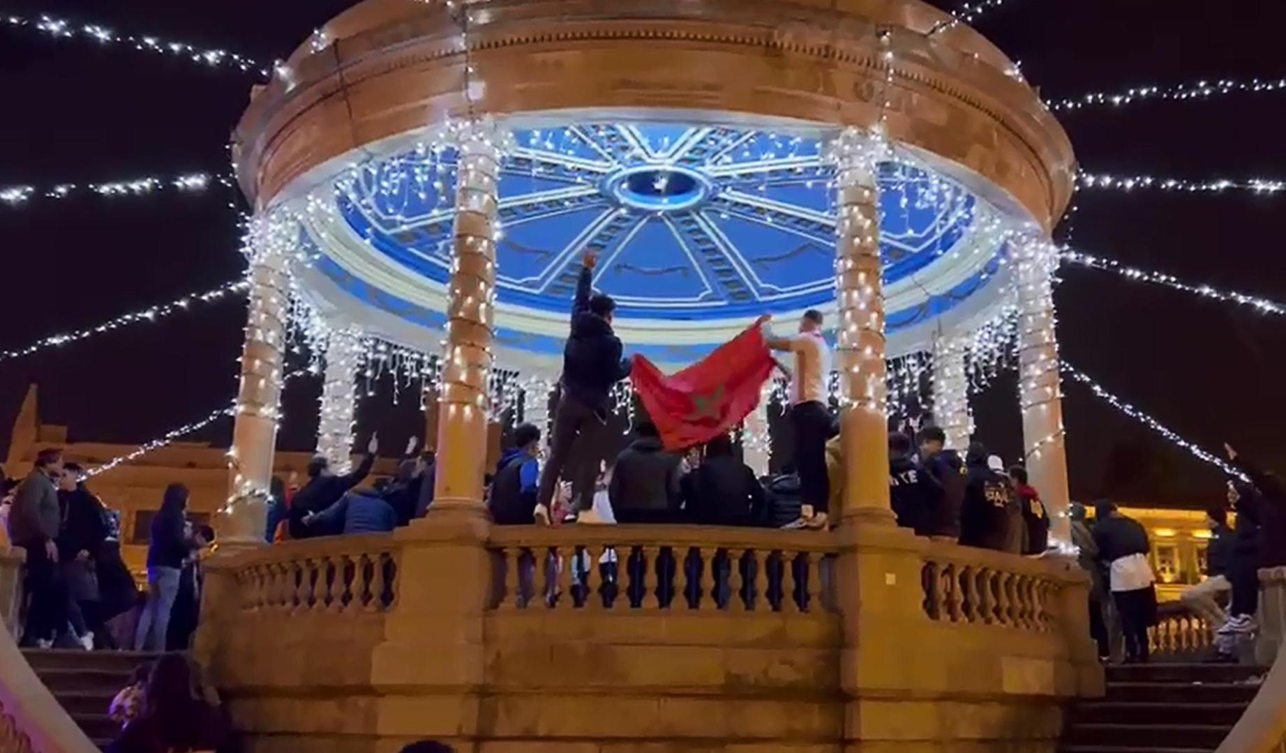 Vídeo con las celebraciones marroquíes en la Plaza del Castillo (II)