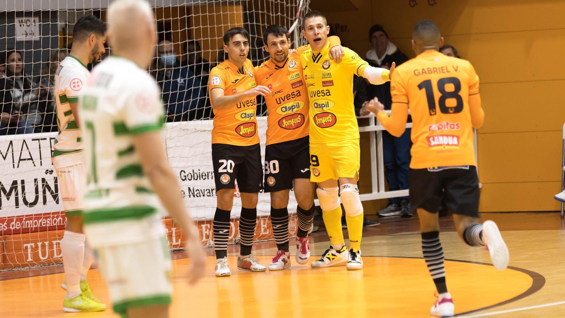 Los jugadores del Aspil celebran uno de los 5 tantos que marcaron este sábado al Córdoba en Tudela