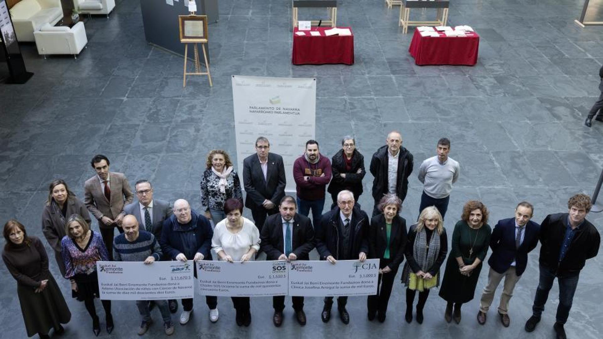 Miembros de las entidades que recibirán el donativo de Fundación Remonte Euskal Jai Berri